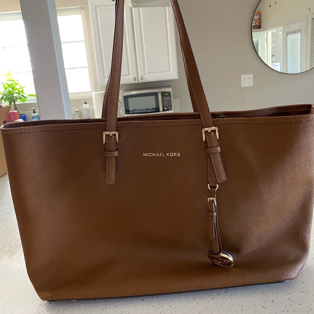 Michael Kors Jet Set Travel Tote Medium